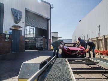 Renowacja klasycznej Toyoty 2000GT w RPA